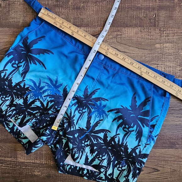 Original Penguin Munsingwear 4" Swim Shorts Trunks, 33, Blue Palm Trees Tropical - Picture 1 of 13